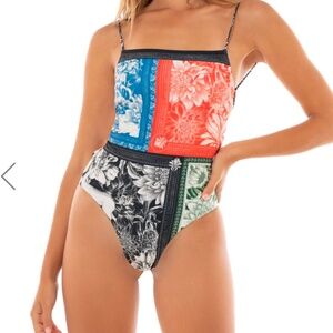 NWT Agua bendita kali one piece